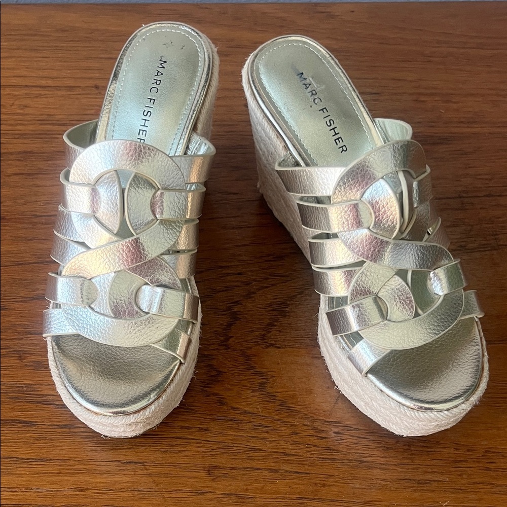 NEW-Marc Fisher Cazzie Gold Metallic Multi-Strap Espadrille Wedges, Size 6M